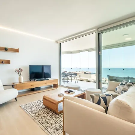 Amazing Sea Views - The Wave Ii, Pool And Sea View Apartment *
